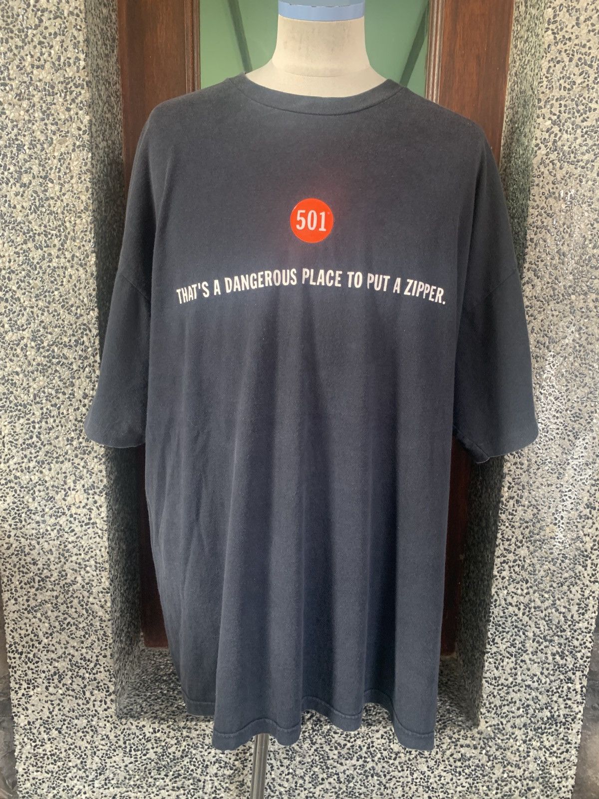 Vintage 90s Levis 501 T shirt