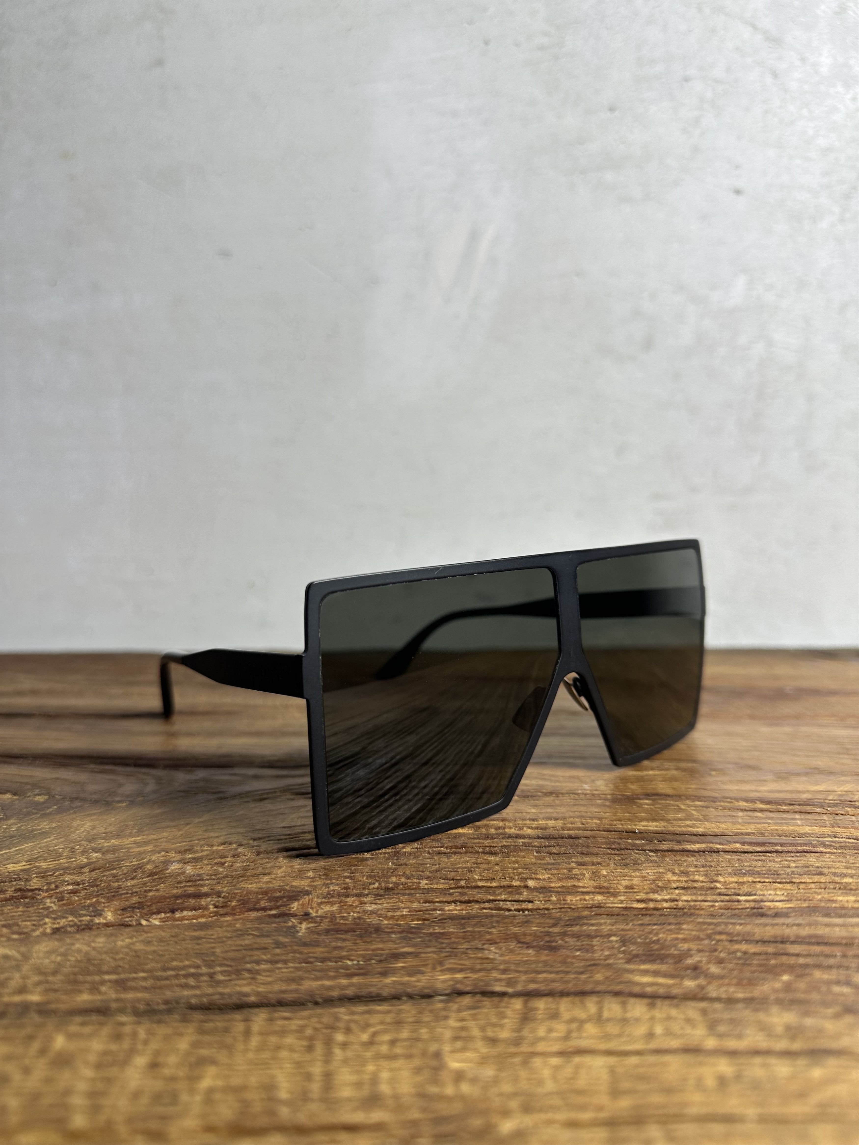 Saint Laurent Paris SAINT LAURENT BLACK SQUARE 'BETTY' SHIELD SUNGLASSES Size ONE SIZE - 6 Thumbnail