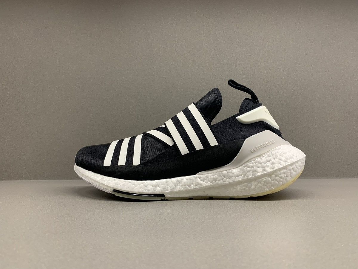 Y-3 Adidas Y-3 Ultra Boost 22 Black Core White Chalk Pearl Size US 5.5 / IT 35.5 - 4 Thumbnail