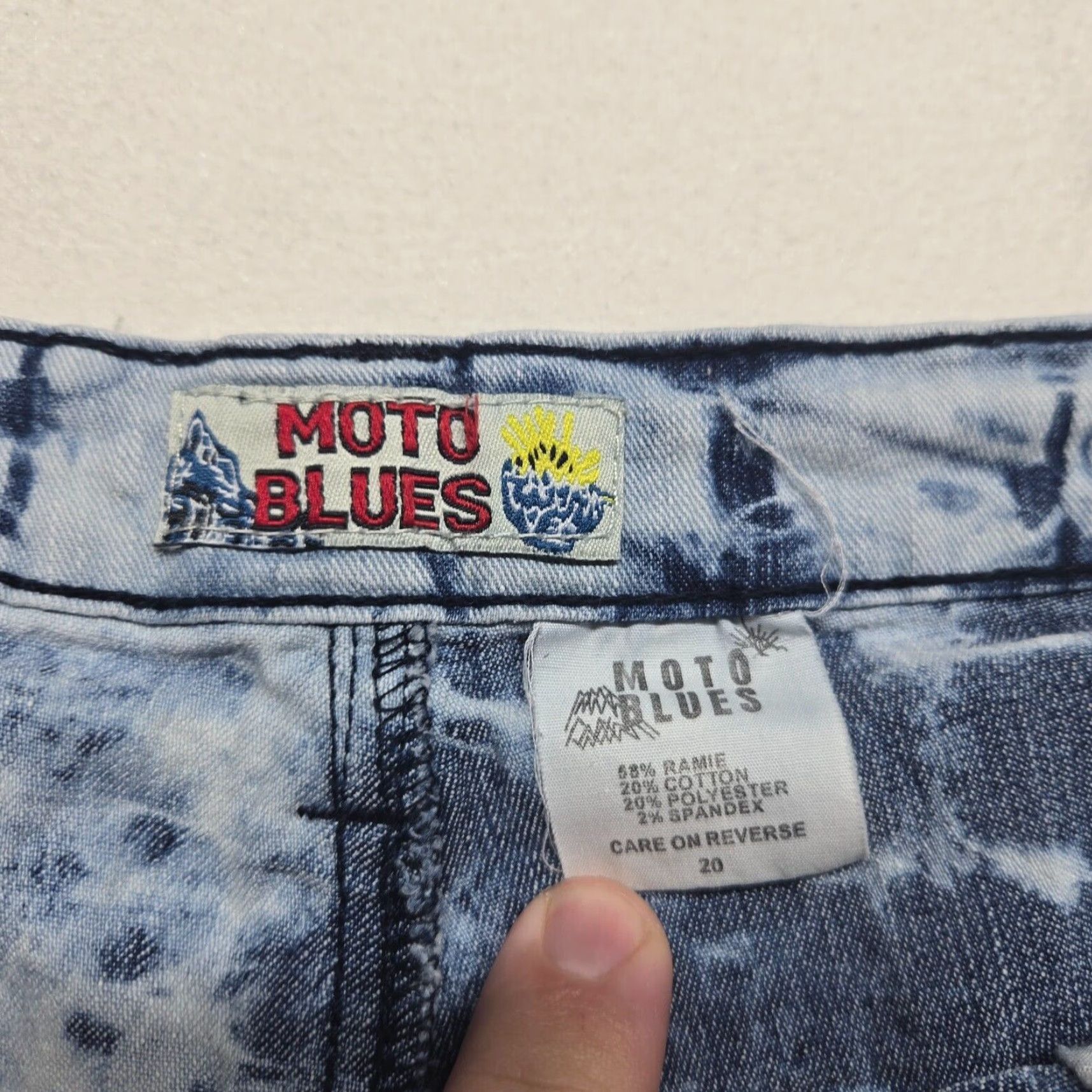 Vintage VINTAGE Moto Blues Denim Capri Shorts Plus Size 20 Blue Bleached Washed Womens Size 42" / US 20 - 2 Thumbnail