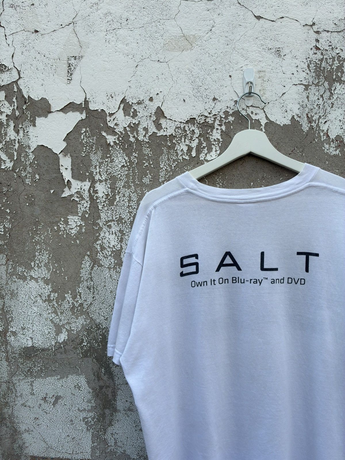 Vintage Vintage 2010 Salt Angelina Jolie Movie Promo Tee Size US L / EU 52-54 / 3 - 3 Thumbnail