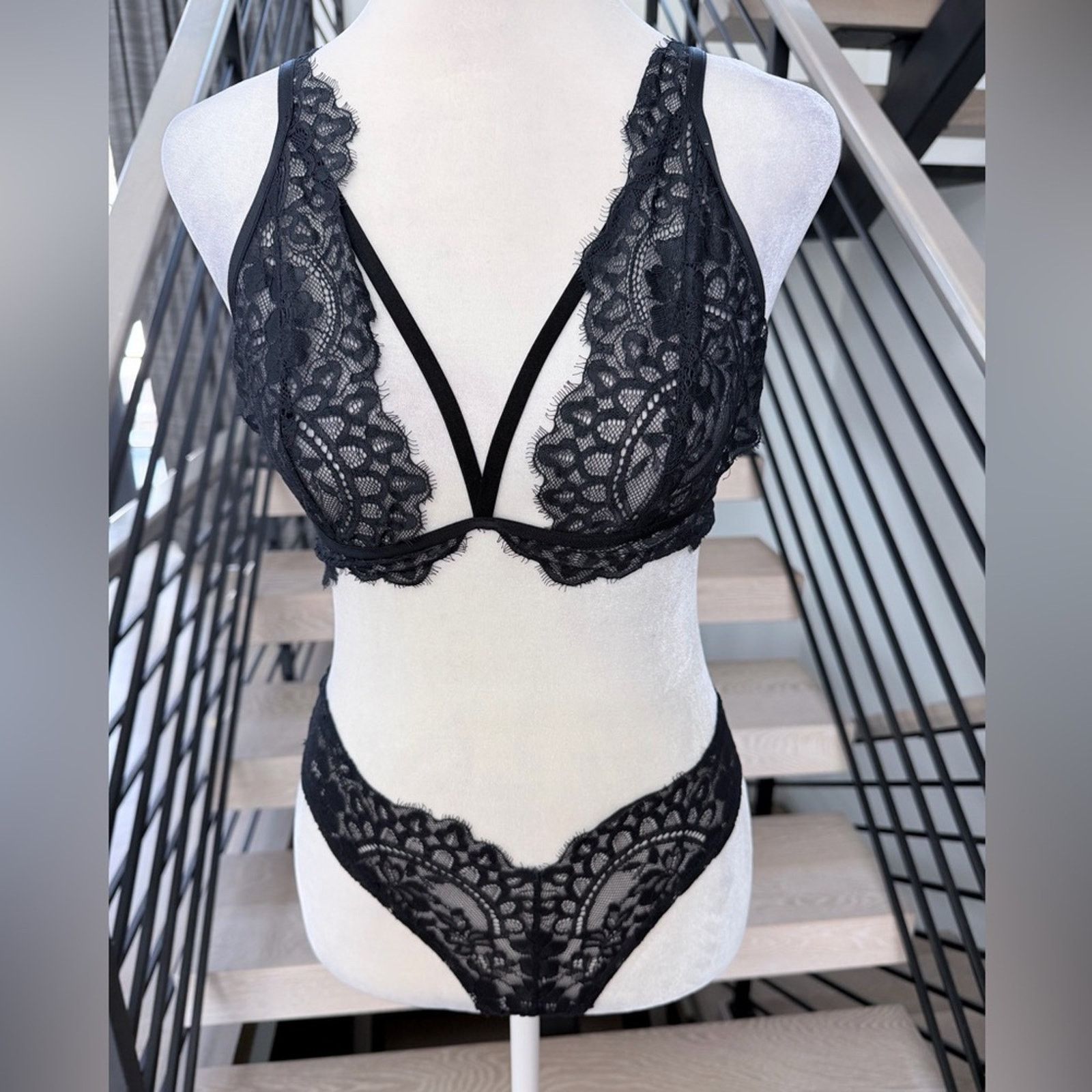 Victoria's Secret Black Lace Bralette & Panty Set - Women Intimates size S Size ONE SIZE - 1 Thumbnail