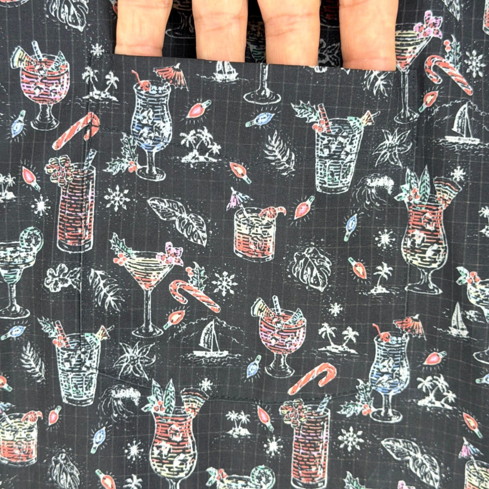 Tommy Bahama Tommy Bahama Mens 2XLTG Black Cocktail Print Short Sleeve Button Up Shirt Size US XXL / EU 58 / 5 - 3 Thumbnail