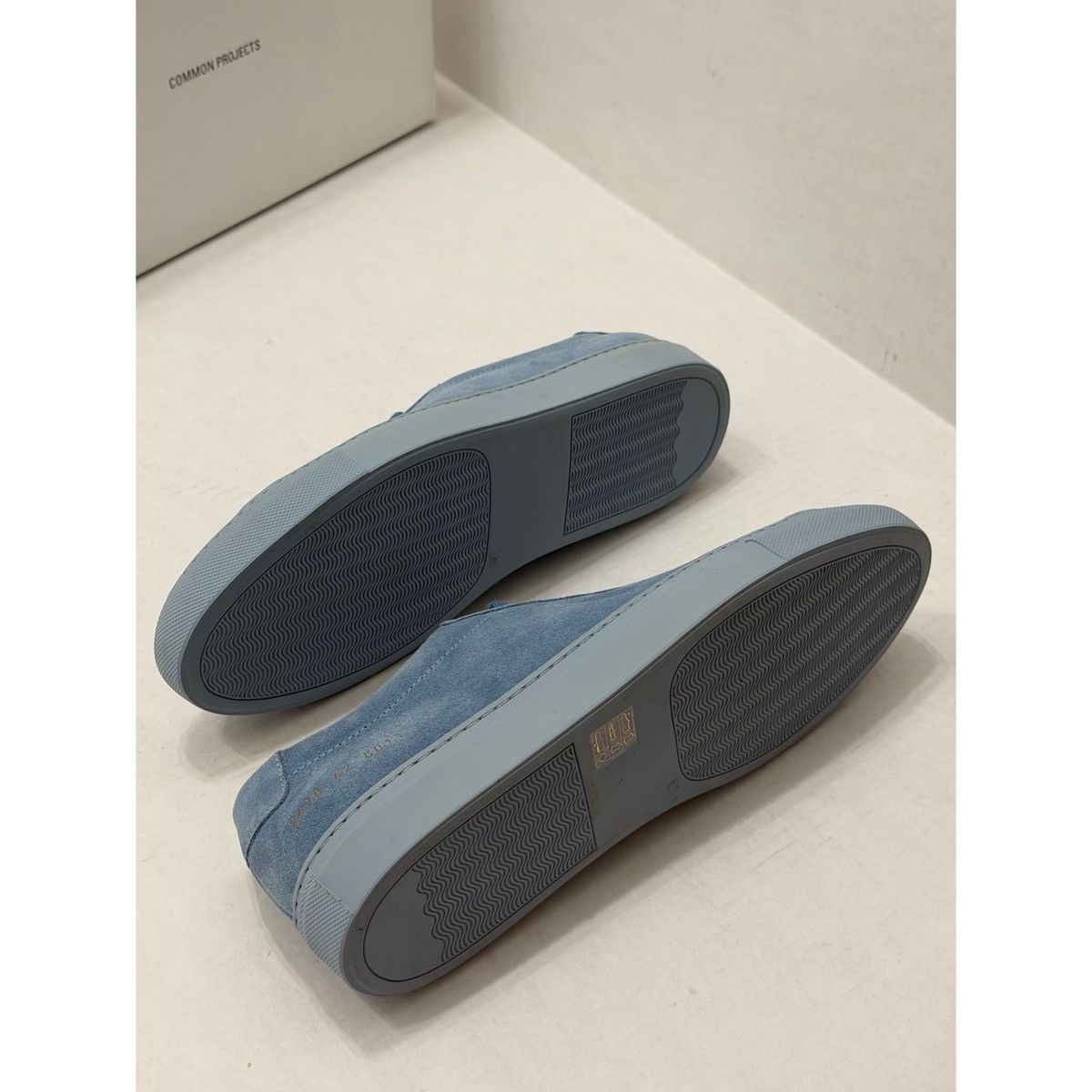 Common Projects COMMON PROJECTS ORIGINAL ACHILLES IN SUEDE BABY BLUE Size US 9 / EU 42 - 25 Thumbnail