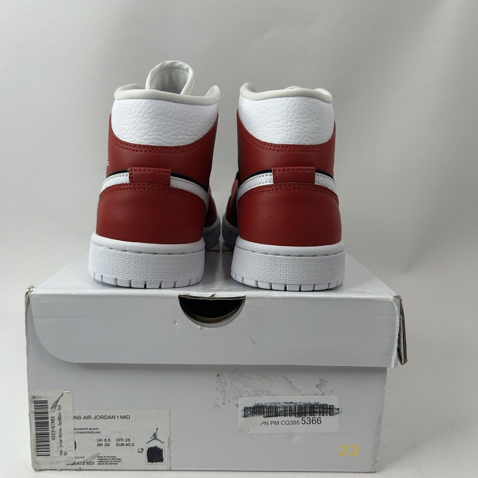 Nike Nike Air Jordan 1 Mid Retro WMNS “Gym Red White Black” 2024 Size US 9 / IT 39 - 4 Thumbnail