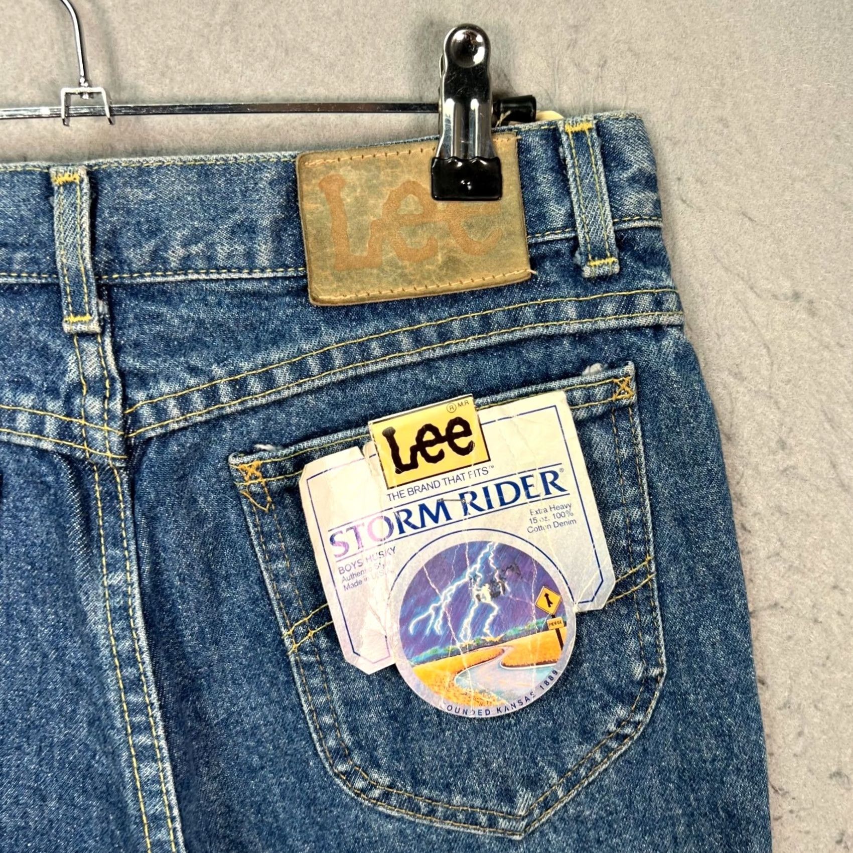 Lee VINTAGE Lee Storm Rider Jeans Mens 30x28 100% Cotton Denim Made In USA Blue Denim Straight 28 Inseam Mens Size 30 Regular Cotton Jeans Lee Shirt? Size US 30 / EU 46 - 3 Thumbnail