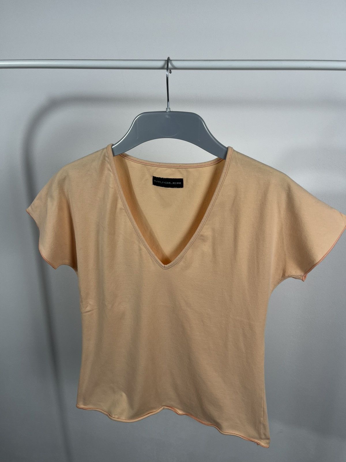 Thierry Mugler × Vintage Mugler Peach V-Neck T-Shirt Top with Lace Back – Size L Size L / US 10 / IT 46 - 2 Thumbnail