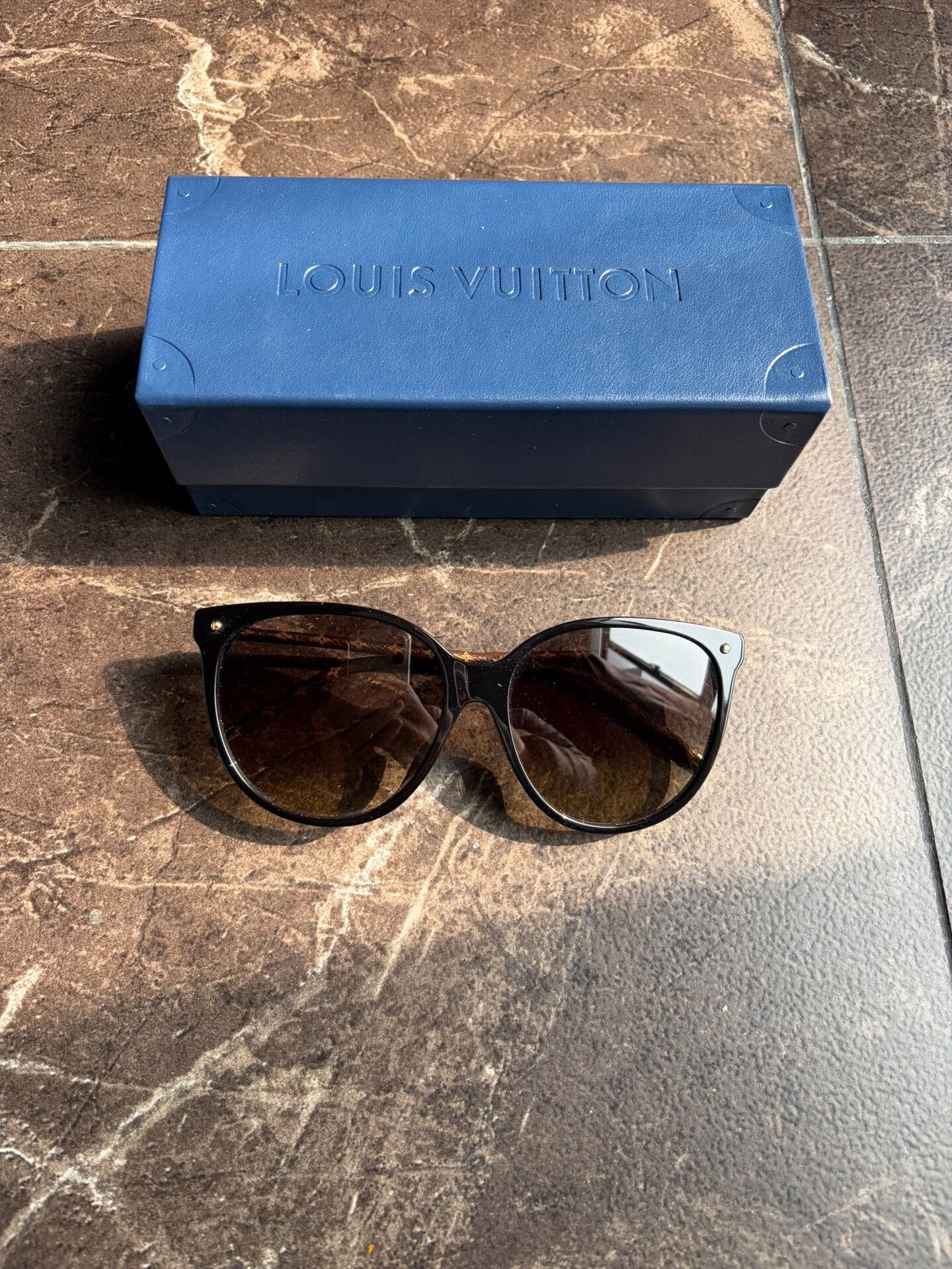 Louis Vuitton Louis Vuitton Monogram Thin Temple Sunglasses Size ONE SIZE - 1 Thumbnail