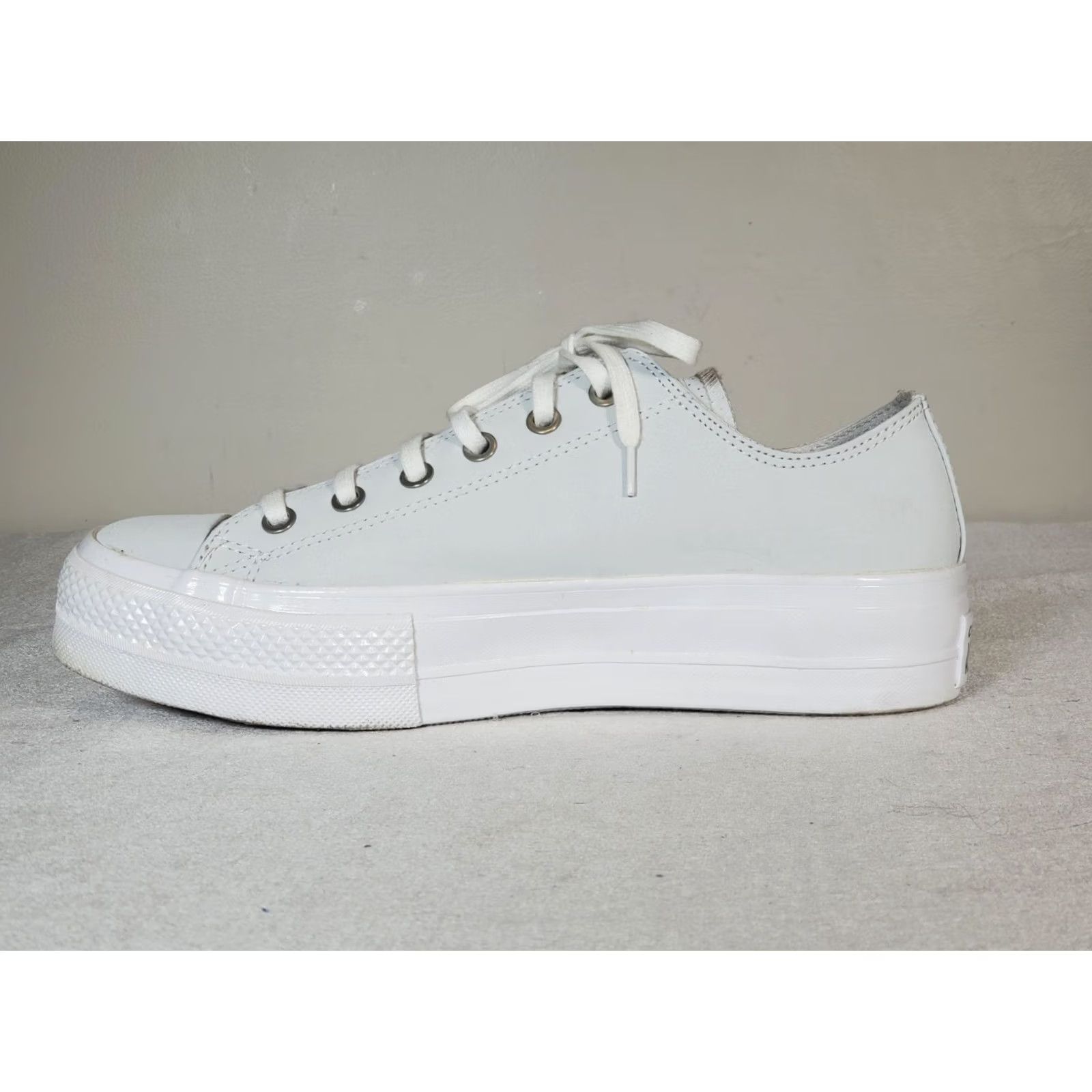 Converse Converse CTAS Lift Platform Sneaker 569104C Photon Dust White Women's US 10 Size US 10 / IT 40 - 3 Thumbnail