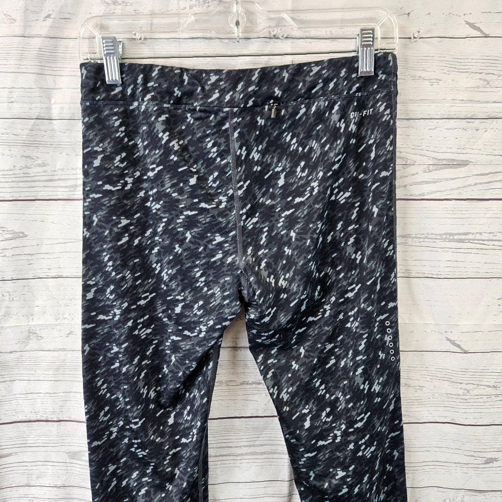 Nike Nike Dri-Fit Womens Cropped Leggings Sz Medium Black Gray Mid Rise Size 32" / US 10 / IT 46 - 4 Thumbnail
