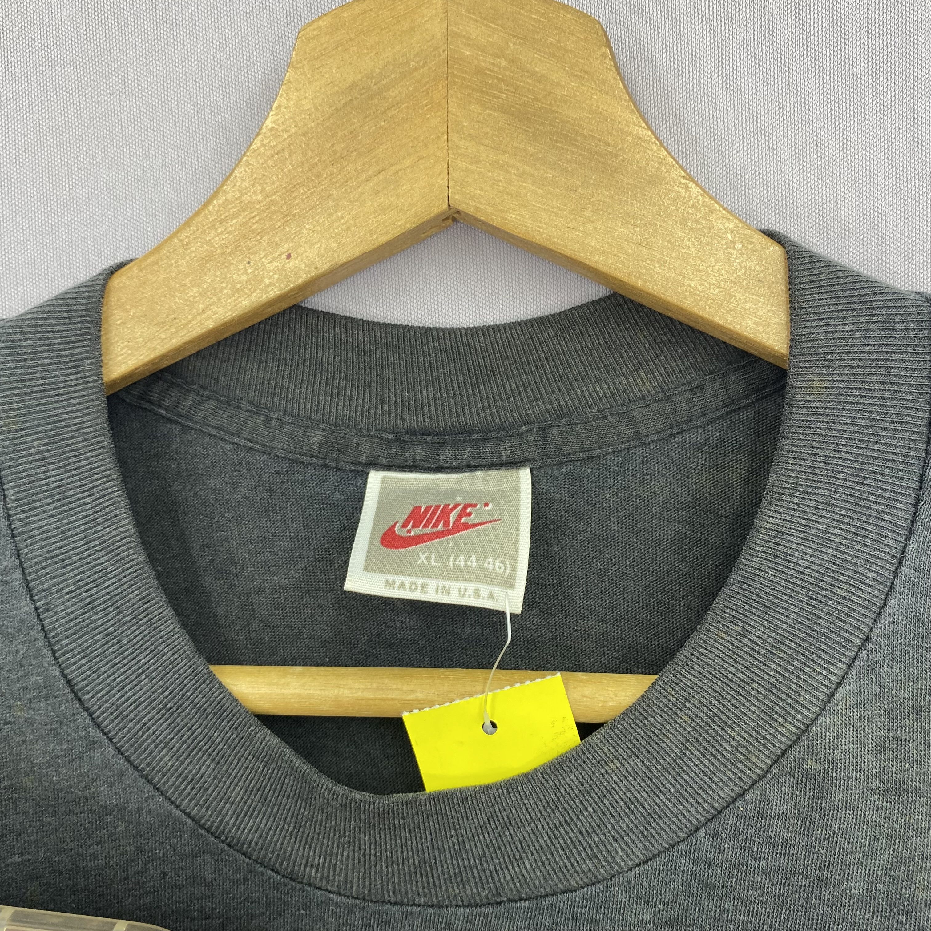 Nike Vintage 90s Nike T-Shirt Gray Tag Paper Thin Crewneck Tee Size US M / EU 48-50 / 2 - 4 Thumbnail