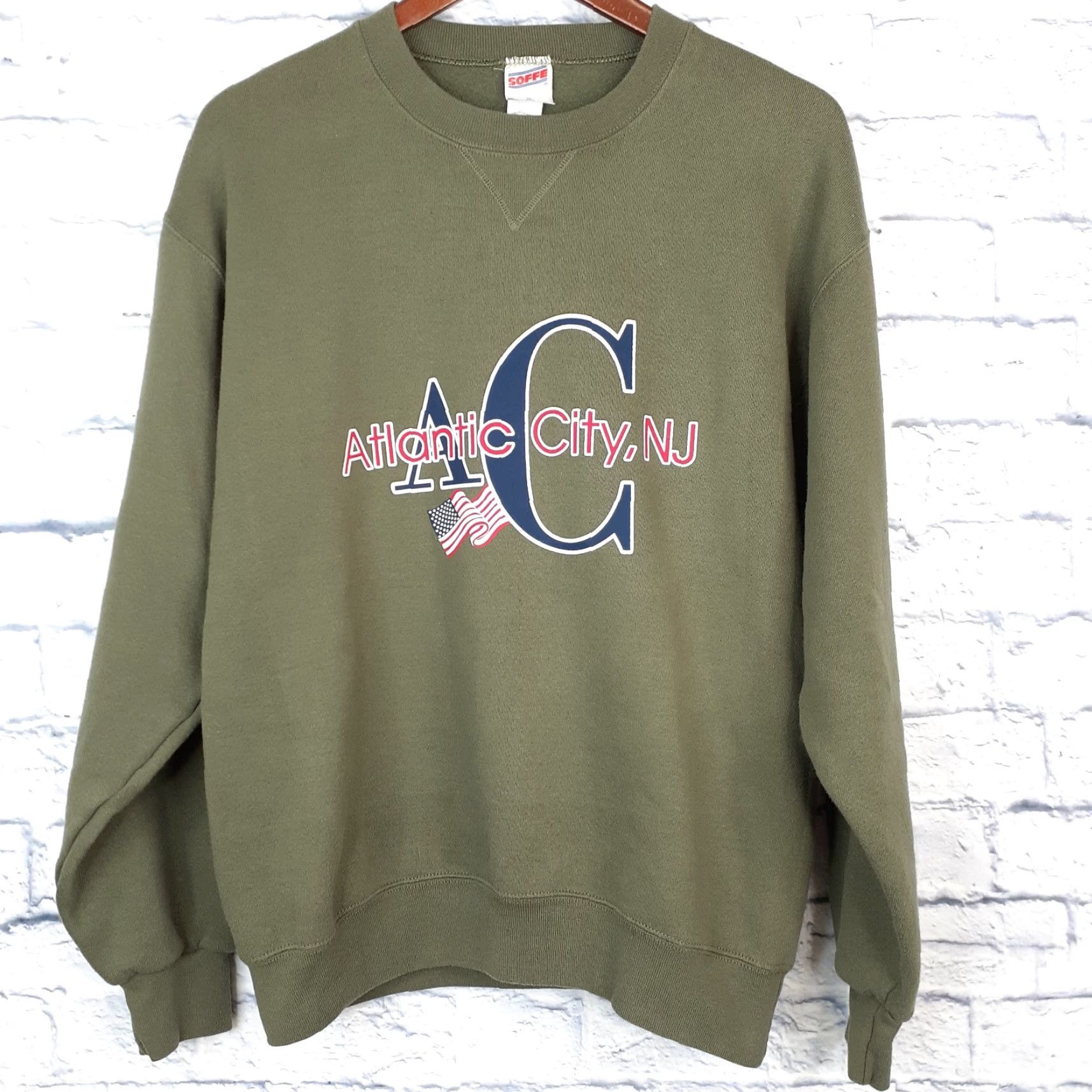Soffe VINTAGE Soffe Sweatshirt Green USA Atlantic City New Jersey M Unisex Adults Crew Neck Long Sleeve Pullover Graphic Print Size US M / EU 48-50 / 2 - 2 Thumbnail