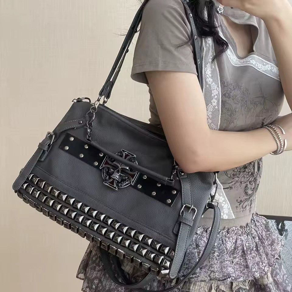 Other Handmade Y2K Punk Skull Rivet Shoulder Messenger Bag Size ONE SIZE - 4 Thumbnail