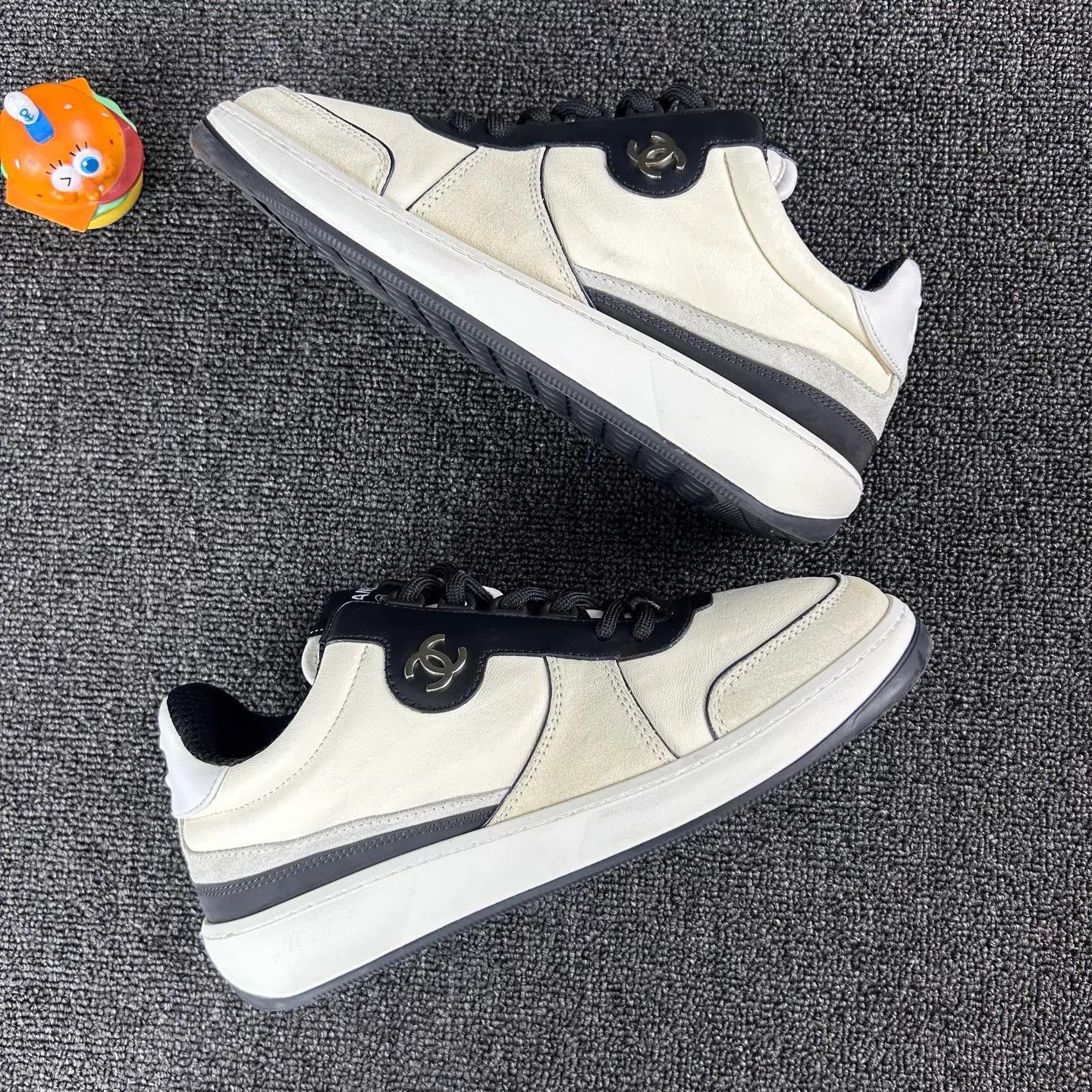 Chanel Chanel Women's Black & White Colorblock Sneakers Size US 7 / IT 37 - 4 Thumbnail