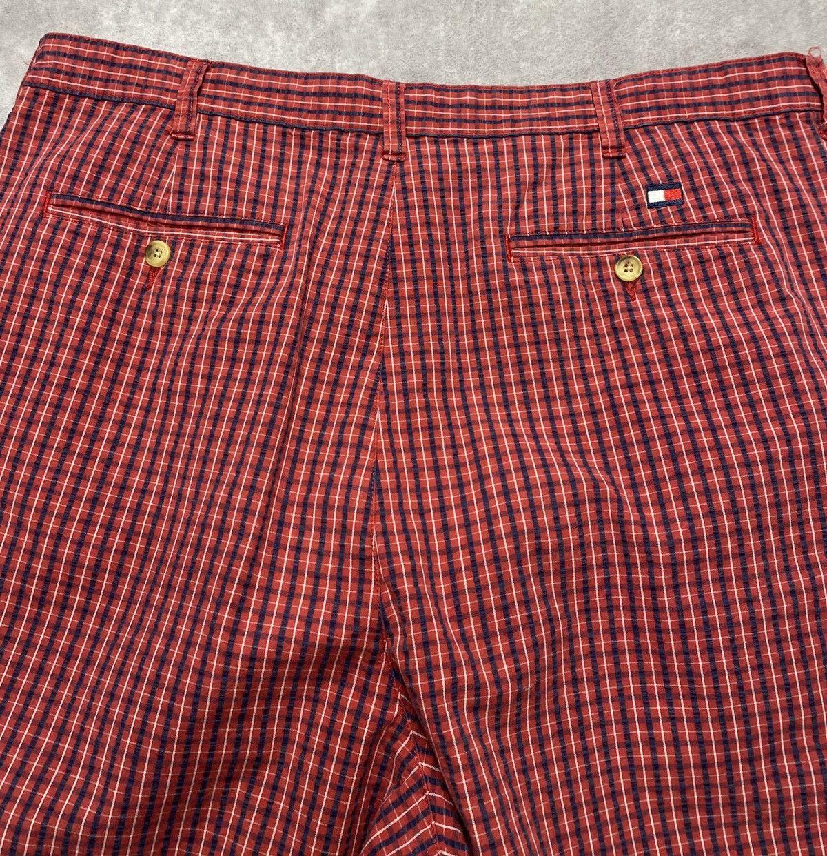 Tommy Hilfiger 90’s Vintage Tommy Hilfiger Red & Navy Plaid Chino Shorts Size US 38 / EU 54 - 2 Thumbnail