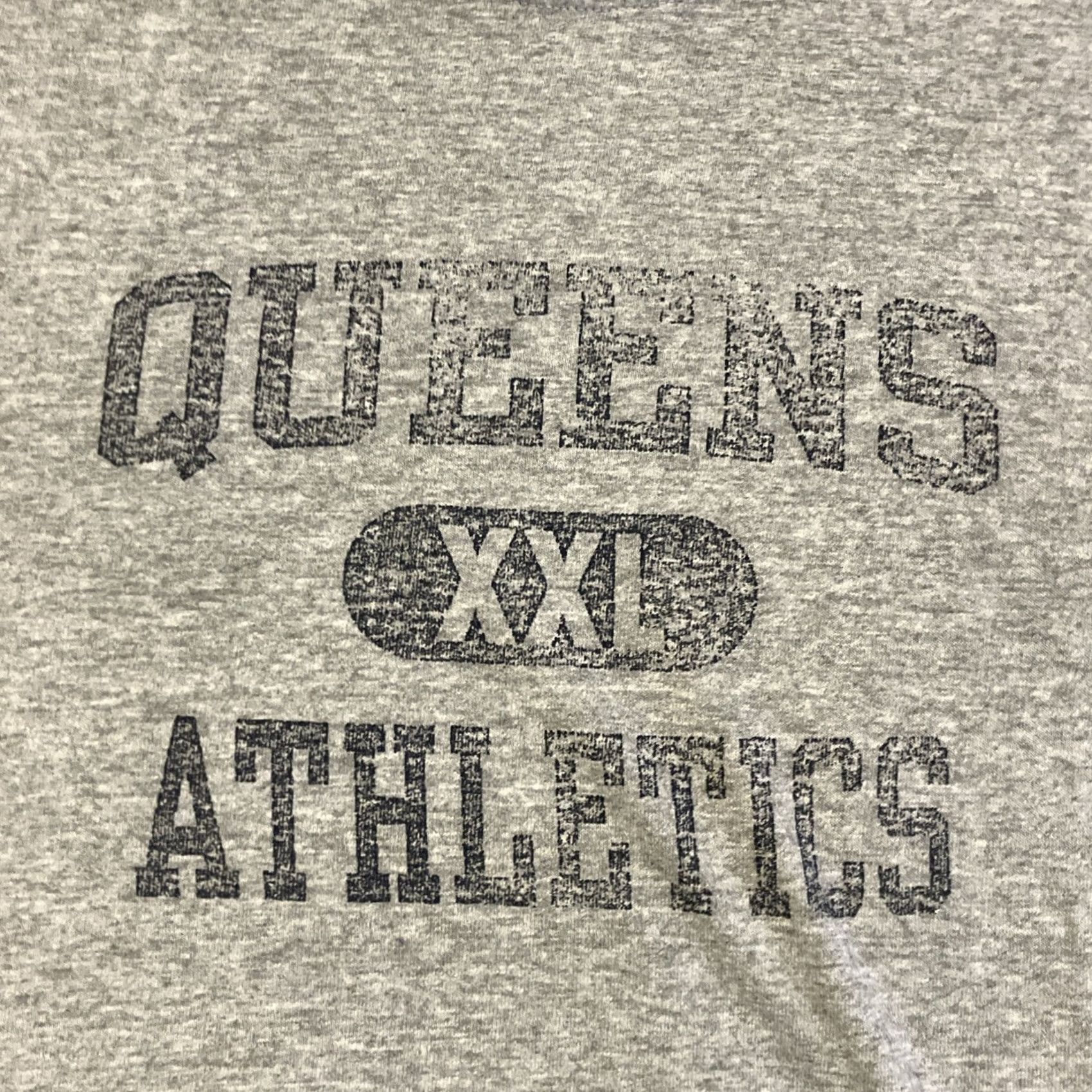 Vintage VINTAGE QUEENS COLLEGE ATHLETICS T Shirt Large Men's Size US L / EU 52-54 / 3 - 2 Thumbnail