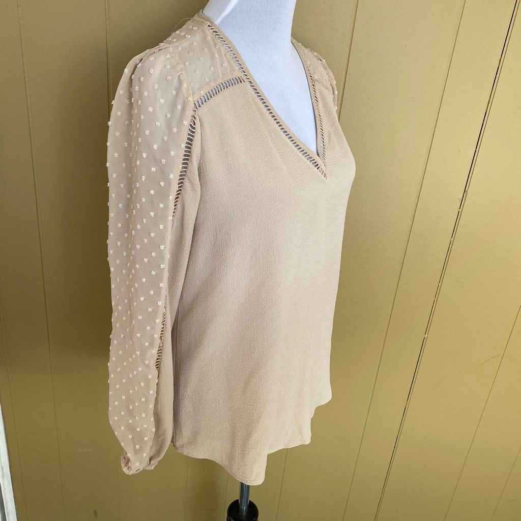 Express Express women M Longsleeve semi sheer textured print blouse Size M / US 6-8 / IT 42-44 - 3 Thumbnail