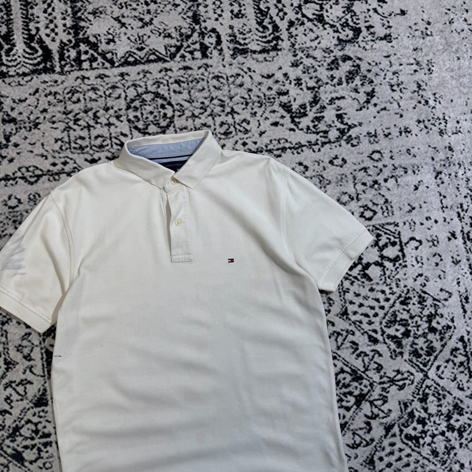 Tommy Hilfiger × Vintage Vintage Tommy Hilfiger White Cotton Polo Shirt Size L 90s Size US L / EU 52-54 / 3 - 4 Thumbnail