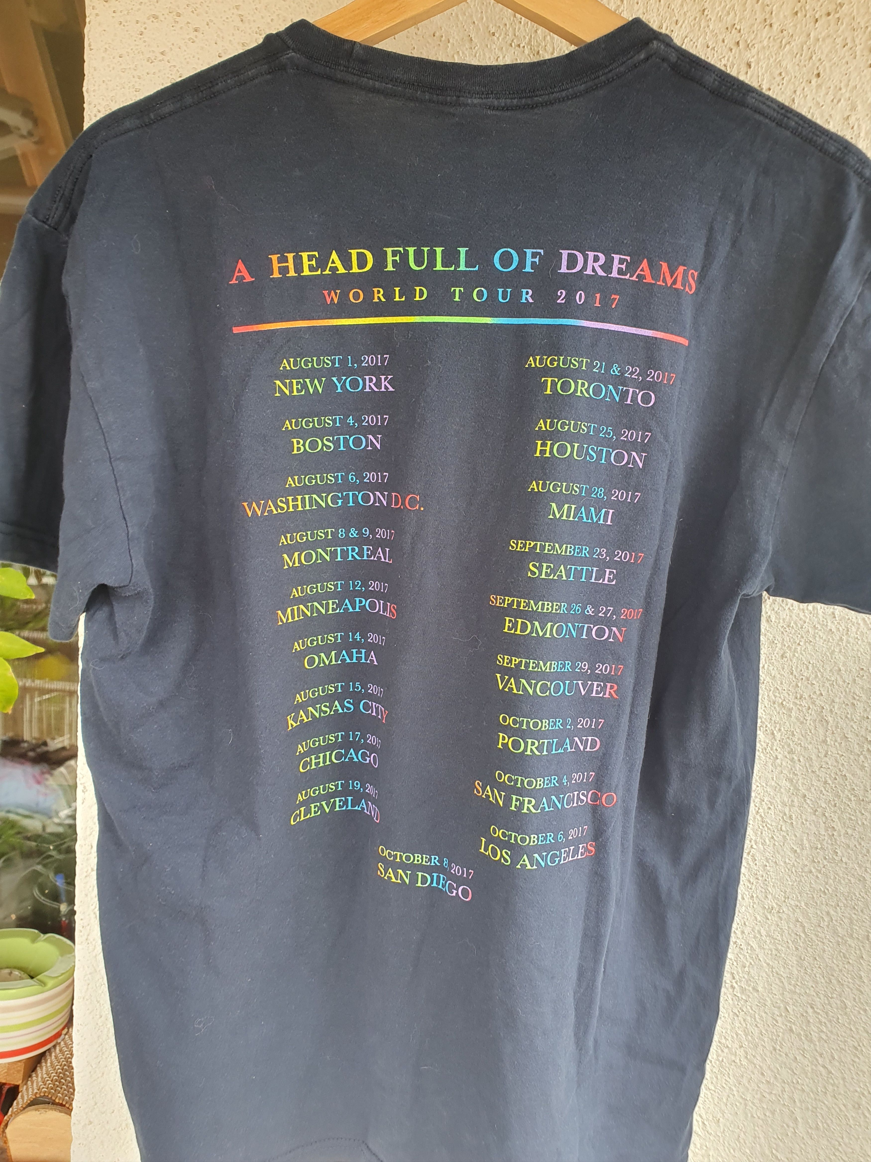 Band Tees Coldplay A Head Full Of Dreams 2017 Tour t-shirt sz M Size US M / EU 48-50 / 2 - 2 Thumbnail