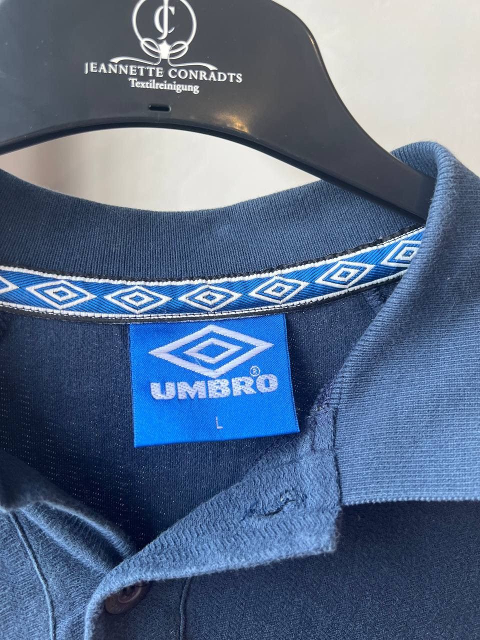 Umbro 1997/2000 RARE CHELSEA FC TRAINING SOCCER JERSEY SHIRT SZ L Size US L / EU 52-54 / 3 - 5 Thumbnail