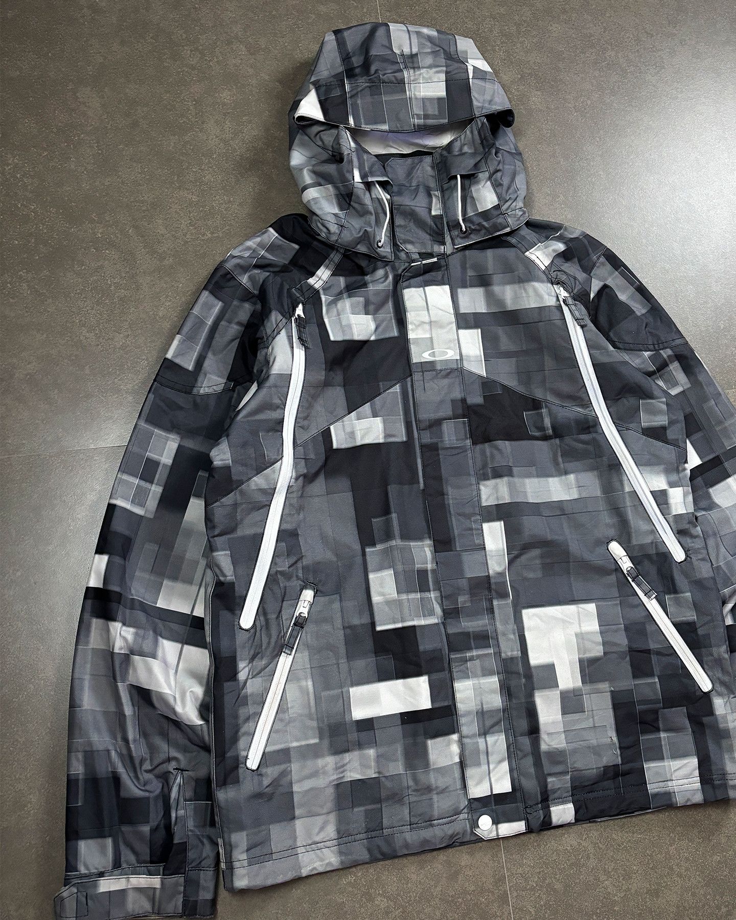 Oakley Vintage Oakley Software Ventilated Jacket Geometric AOP Size US M / EU 48-50 / 2 - 2 Thumbnail
