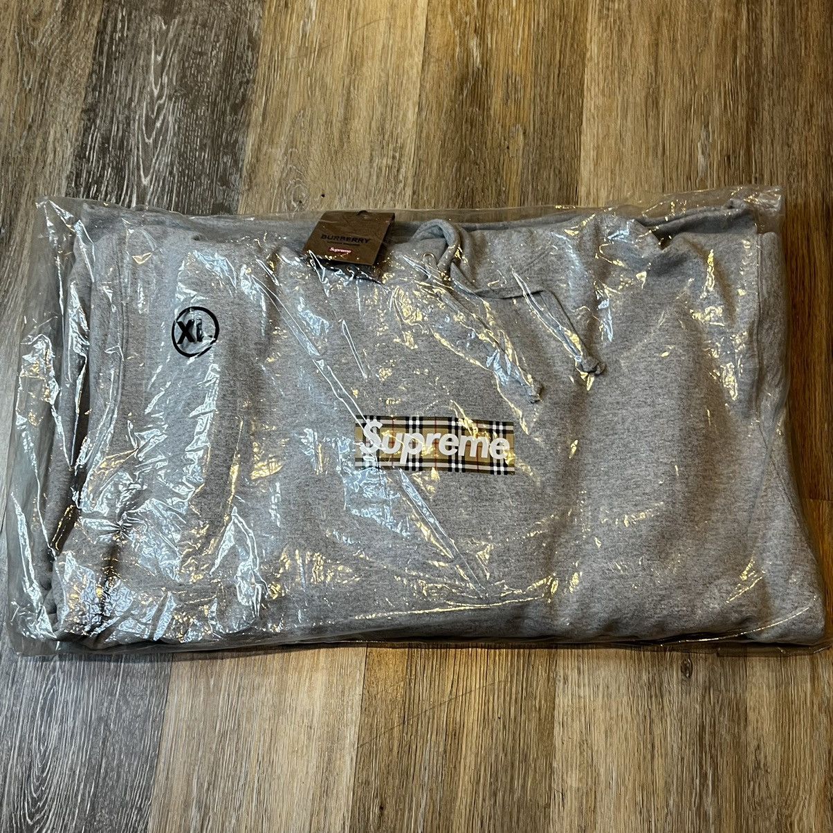 Supreme Supreme x Burberry Box Logo Hoodie Size US XL / EU 56 / 4 - 14 Thumbnail