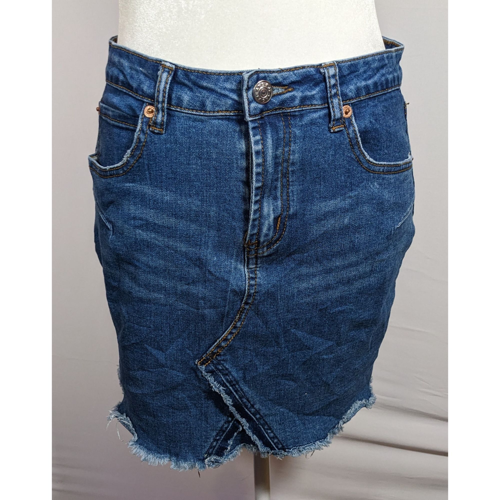 ZAFUL Zaful Blue Denim Mini Skirt With Frayed Edges Size 28" / US 6 / IT 42 - 4 Thumbnail