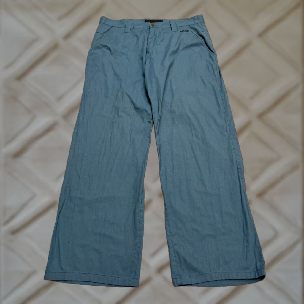 Oakley Oakley Pants Men Chino Flat Front Straight Leg 33 Slate Blue Blue Groomed Casual Travel Classic Preppy Size US 33 - 1 Thumbnail