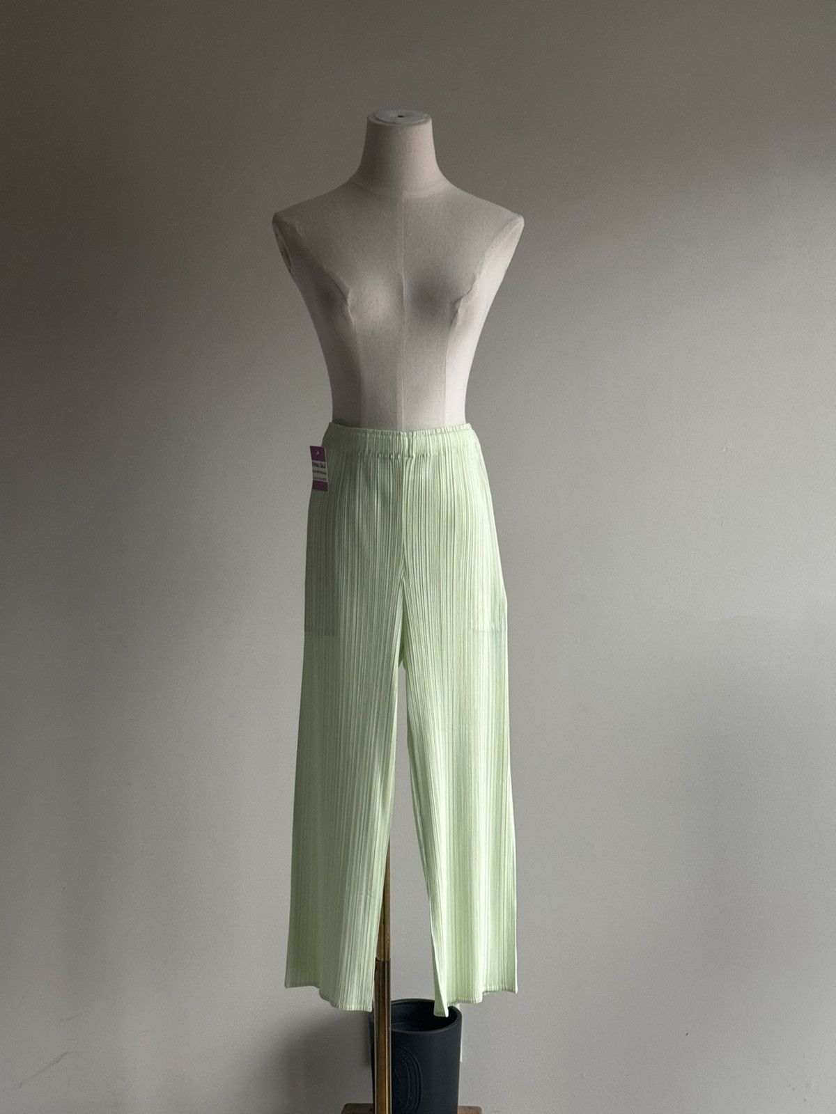 Issey Miyake × Japanese Brand × Pleats Please Issey Miyake New with tags Pleats Please Issey Miyake mint green pants 2 Size 24" / US 00 / IT 34 - 2 Thumbnail