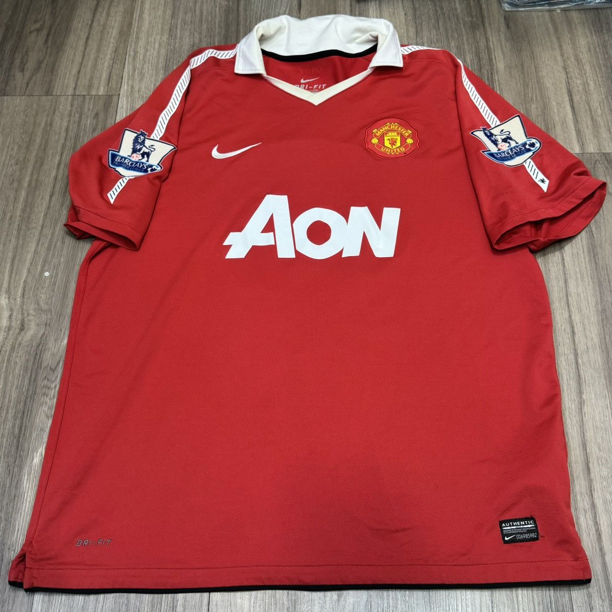 Vintage Manchester United 10/11 home shirt #14 chicharito Size US XL / EU 56 / 4 - 1 Thumbnail