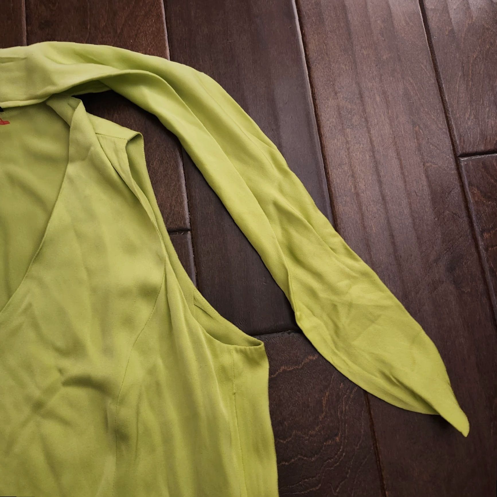 Vintage VINTAGE Dana Buchman Blouse Sleeveless V-Neck Tie Neck Silk Blend Lime Green 8P Petite Women Shirt Size M / US 6-8 / IT 42-44 - 6 Thumbnail