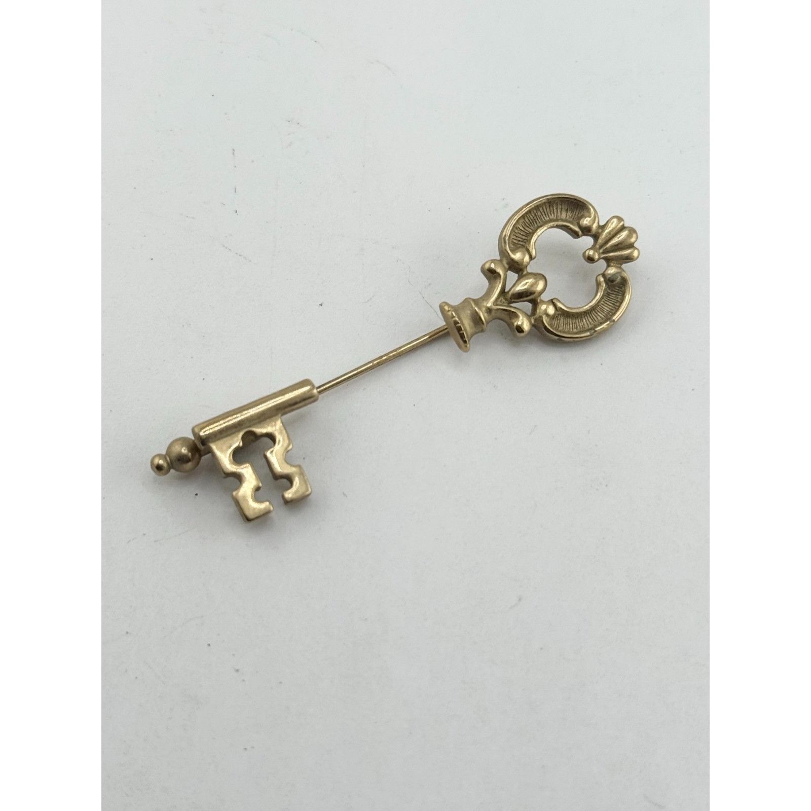 Vintage Vintage Avon Key stick pin Size ONE SIZE - 2 Thumbnail