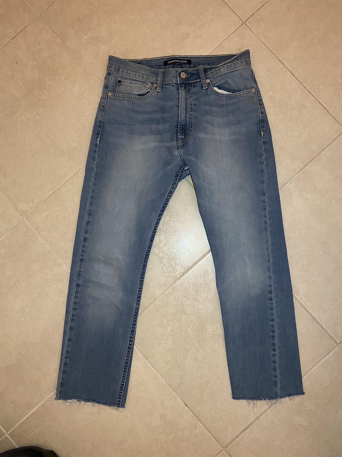 Calvin Klein Cropped Calvin Klein jeans Size US 30 / EU 46 - 1 Thumbnail