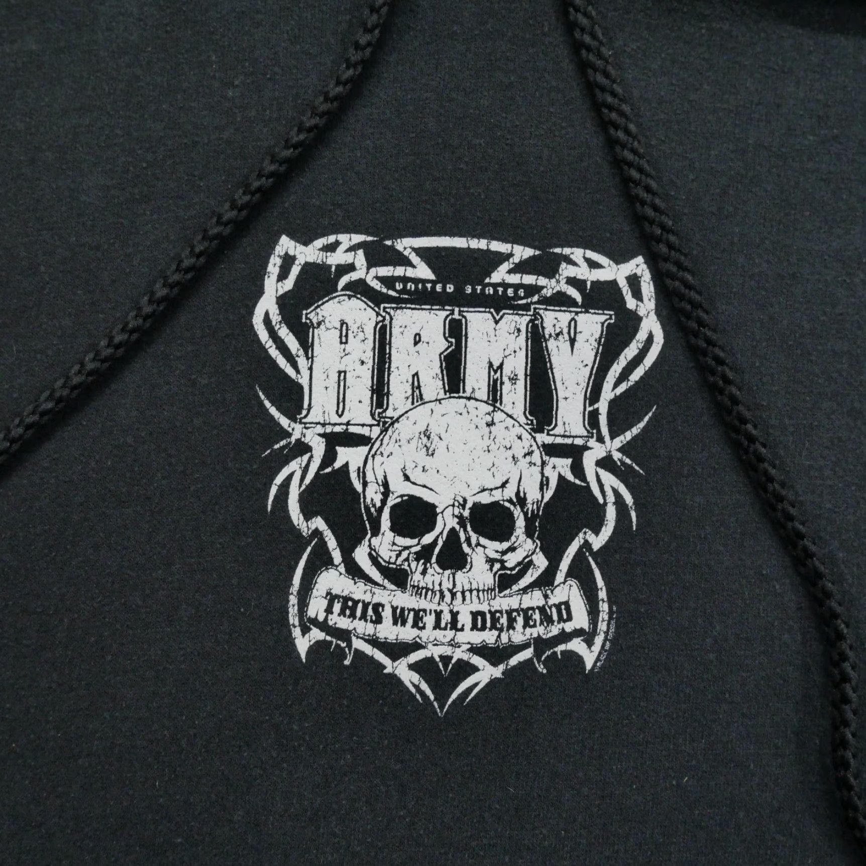 Hanes VINTAGE Hanes Hoodie Mens XL Black Pullover Hooded Distressed Graphic Back Hole Y2K Skull faded US Army Sweatshirt Cotton Polyester Size US XL / EU 56 / 4 - 2 Thumbnail