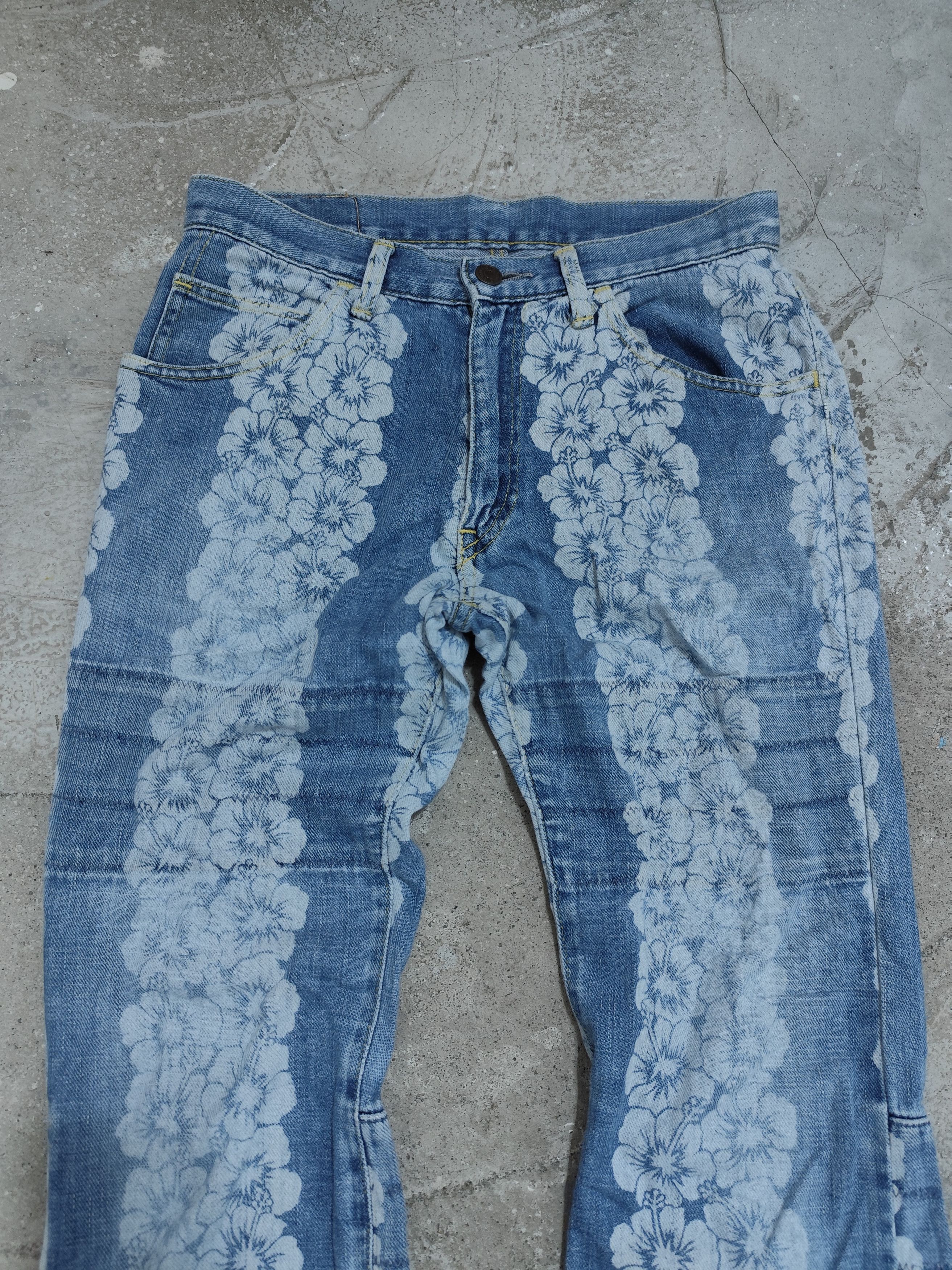 Hysteric Glamour Vintage Hysteric Glamour faded flared jeans Size 28" / US 6 / IT 42 - 2 Thumbnail