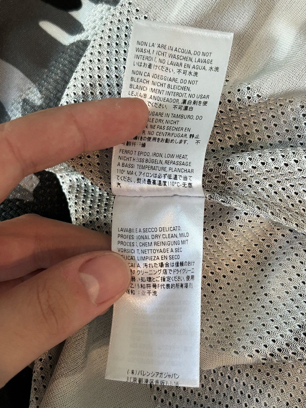 Balenciaga NWT! MSRP: $1.3k Oversized Mesh Jersey Camo Button Up Size US L / EU 52-54 / 3 - 7 Thumbnail