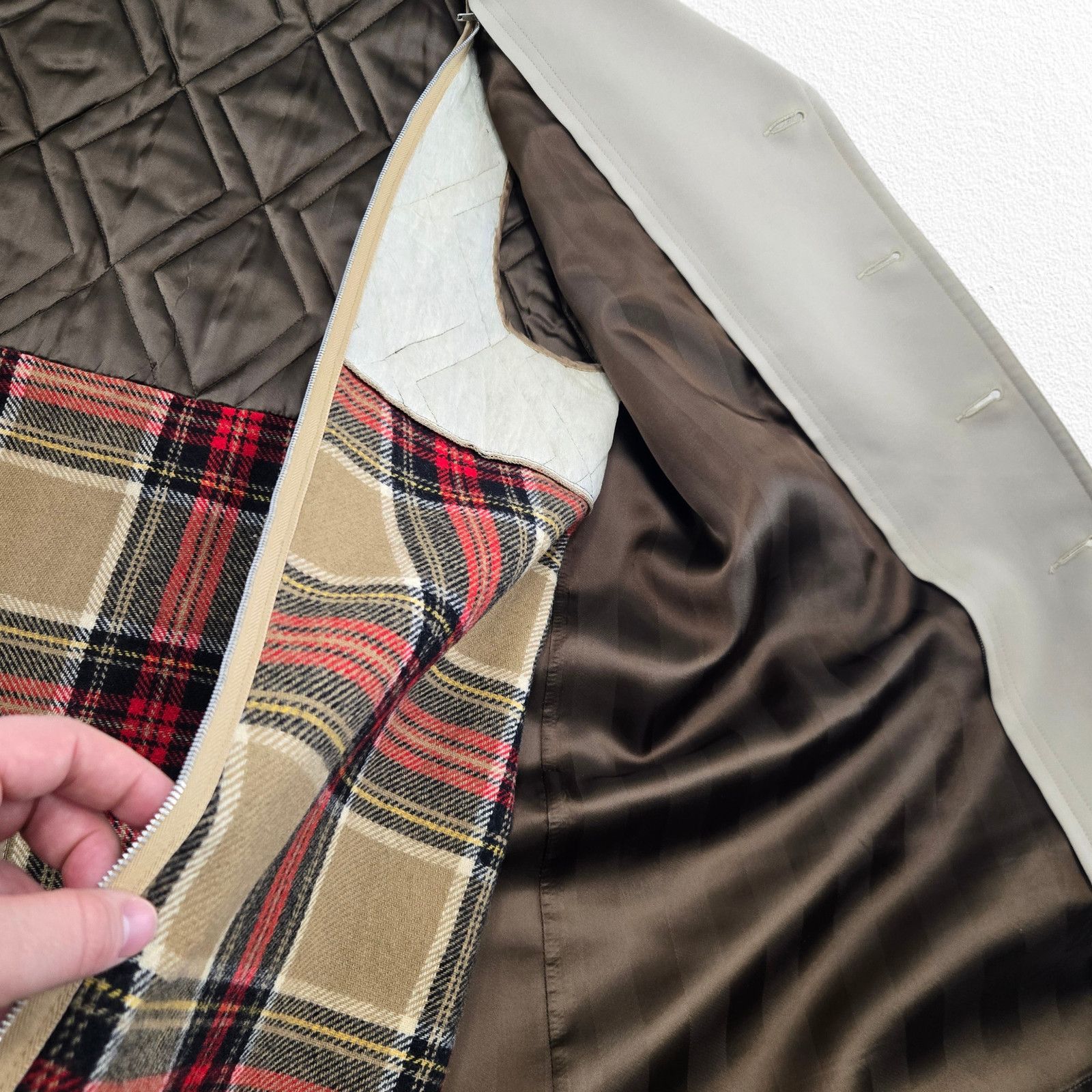 Vintage 70s Beige All Weather Removable Lining Trench Coat Size 42S Size US L / EU 52-54 / 3 - 15 Thumbnail