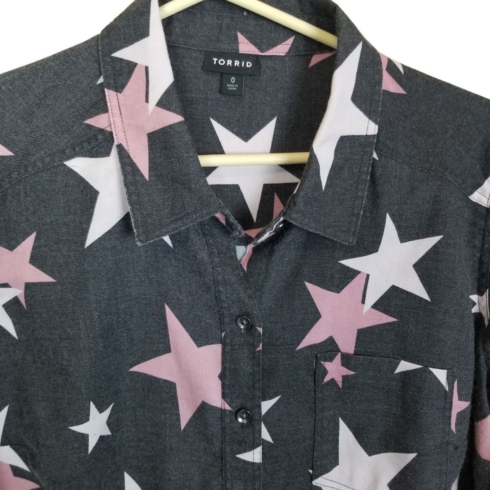 Torrid Torrid Women Star Print Button Top Plus Sz 0X Casual Galaxy Size XL / US 12-14 / IT 48-50 - 3 Thumbnail