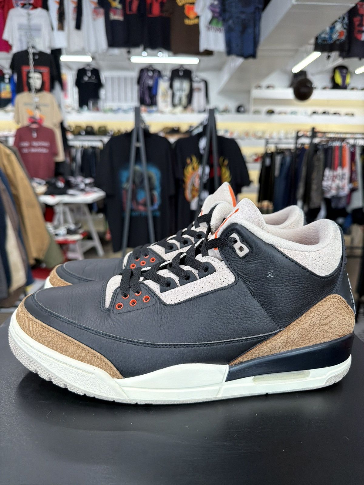 Jordan Brand Air Jordan 3 Desert Elephant Size 12 (2022) Size US 12 / EU 45 - 7 Thumbnail