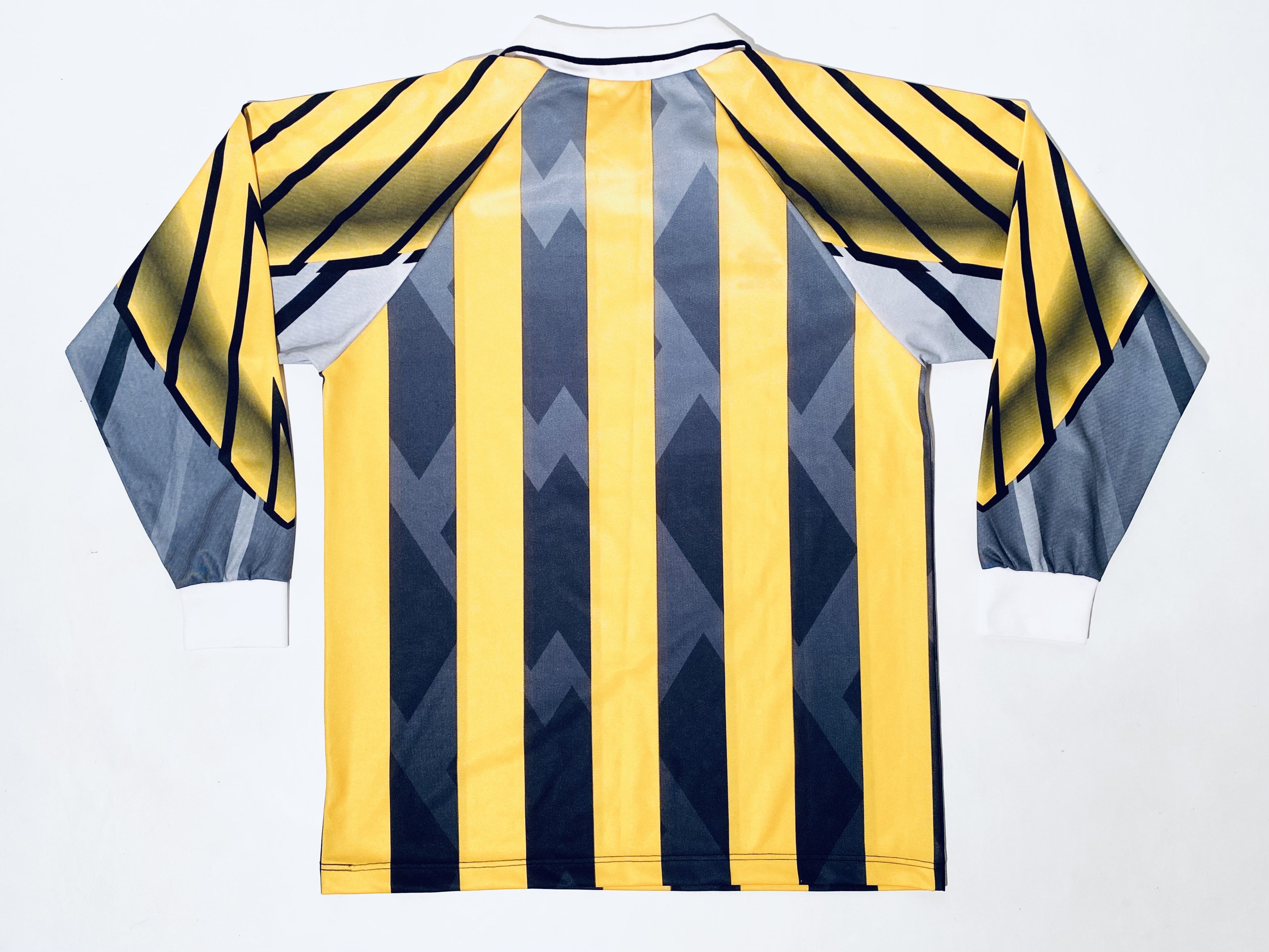 Lotto Sport Lotto Vintage 90s Template Football Shirt 1990 LS Size US L / EU 52-54 / 3 - 8 Thumbnail