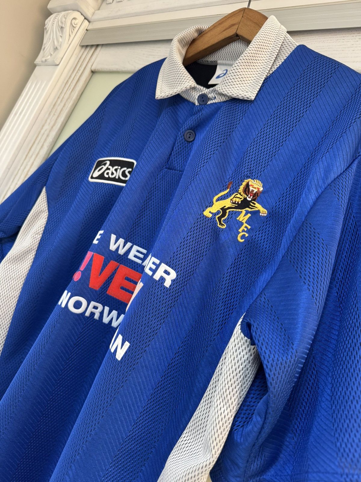 Asics Vintage Millwall 1997-1998 Home Soccer Jersey Football Kit Size US XL / EU 56 / 4 - 6 Thumbnail