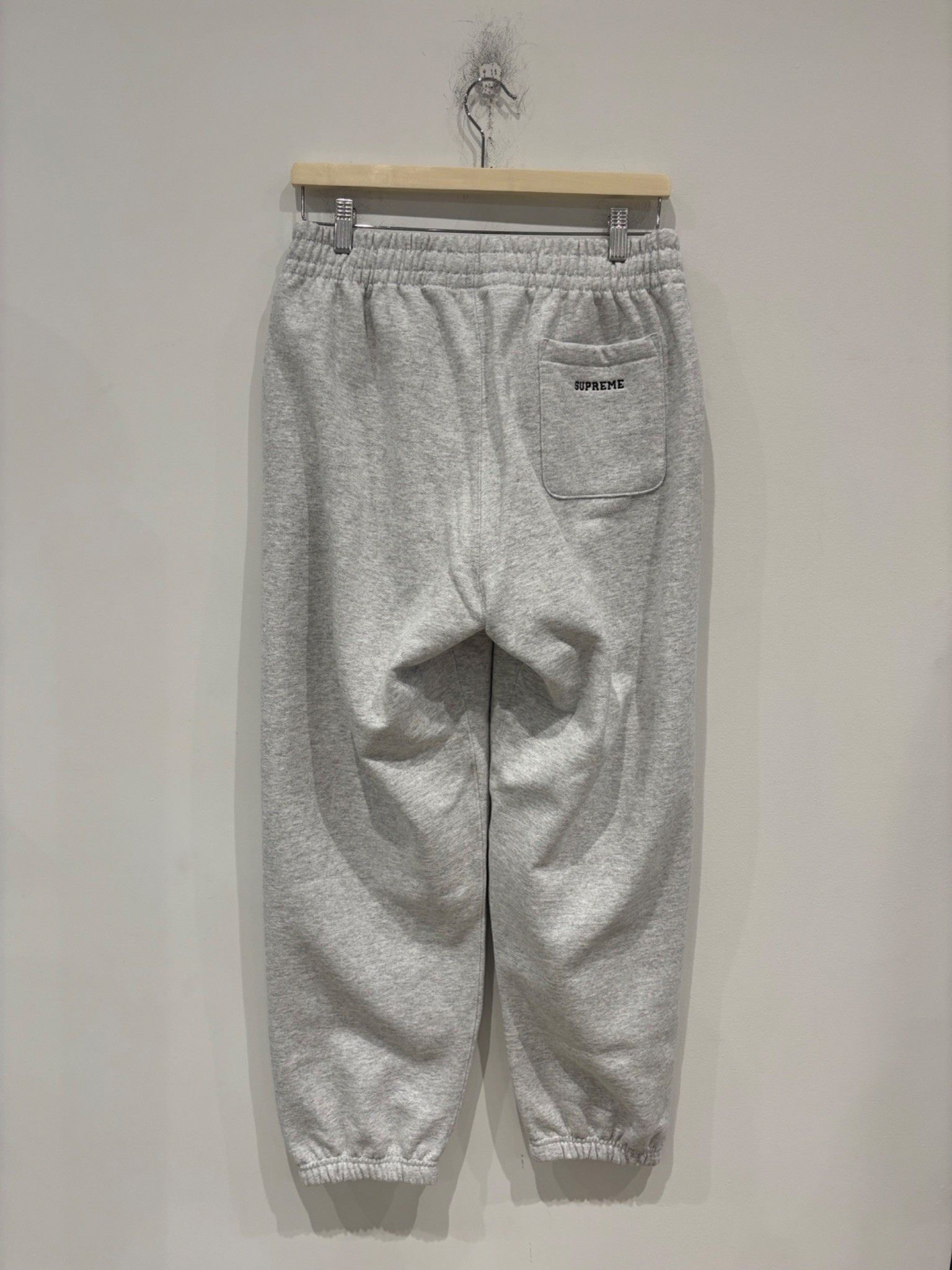 Supreme Supreme Devil S Logo Sweatpant Ash Grey Size US 32 / EU 48 - 2 Thumbnail
