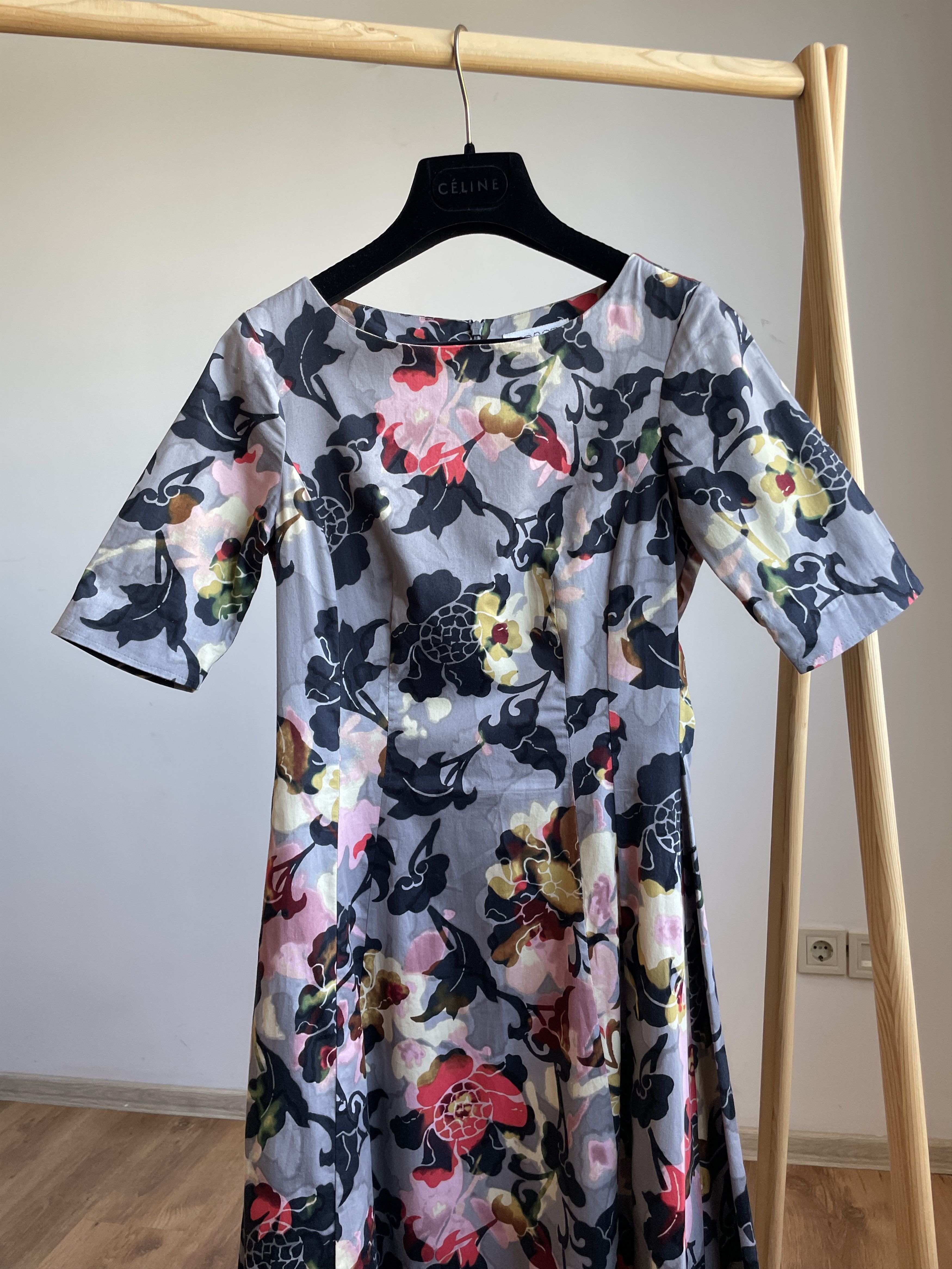 Designer Toast Floral Flare Short Sleeve Midi Dress Size UK 6 Size XS / US 0-2 / IT 36-38 - 3 Thumbnail