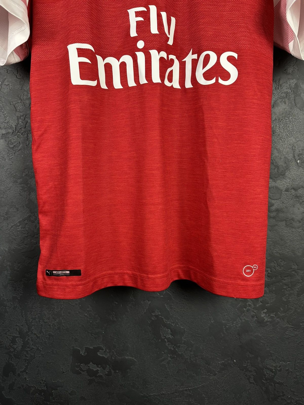 Puma ARSENAL 2015/2016 HOME FOOTBALL SHIRT PUMA SOCCER JERSEY Size US M / EU 48-50 / 2 - 3 Thumbnail