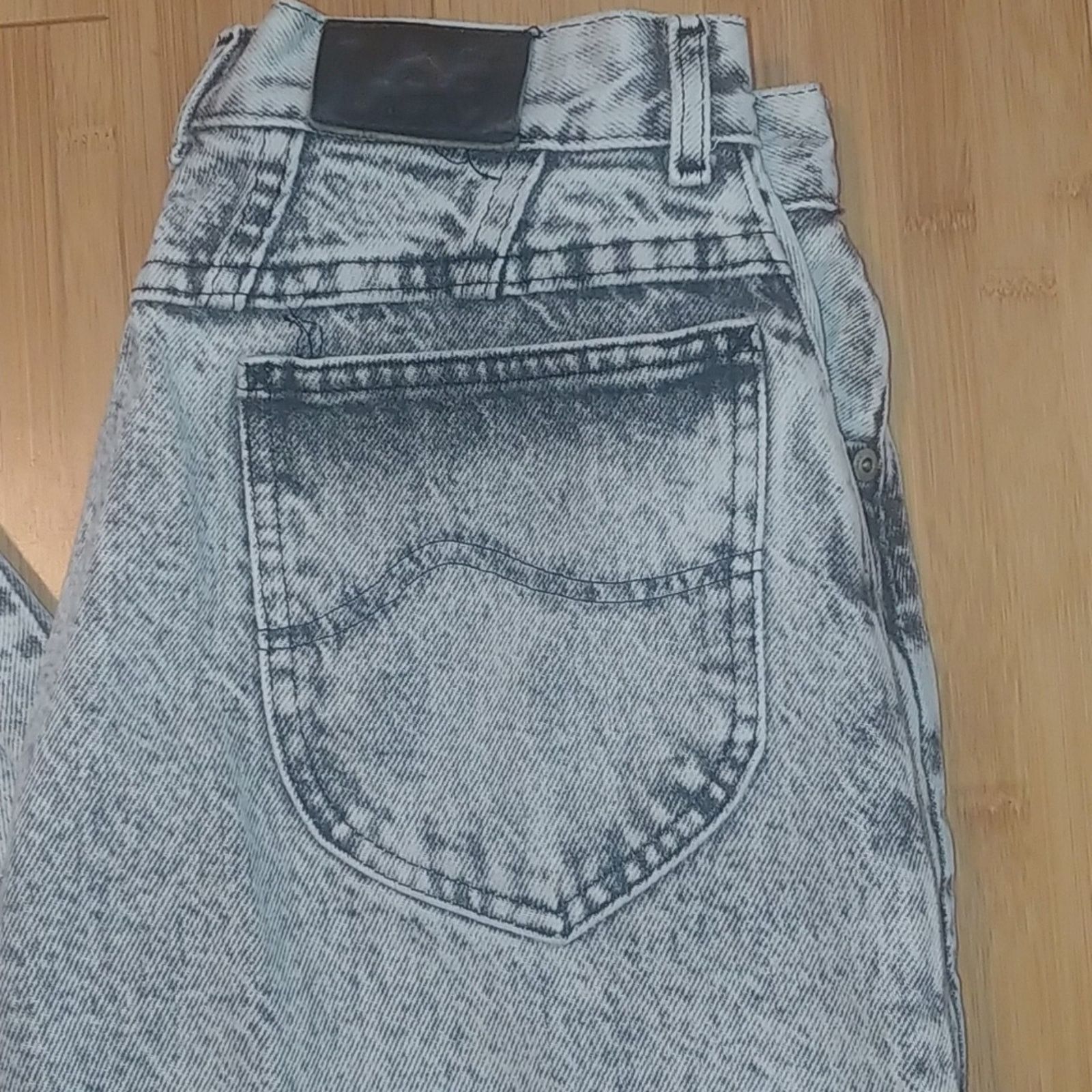 Lee Lee Acid Wash High Rise Mom Jeans 30: Size 30" / US 8 / IT 44 - 2 Thumbnail