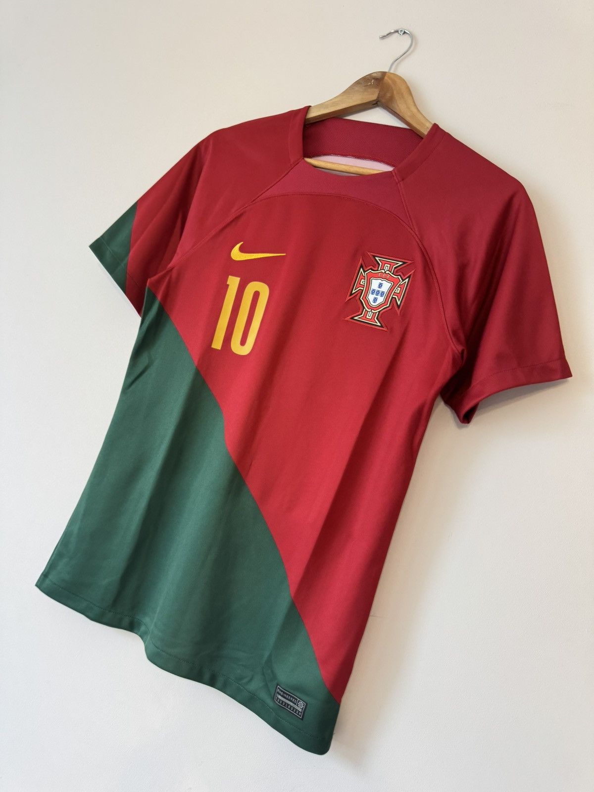Nike Bernardo #10 Portugal 2022-2023 Home Soccer Jersey Shirt Kit Size US S / EU 44-46 / 1 - 5 Thumbnail