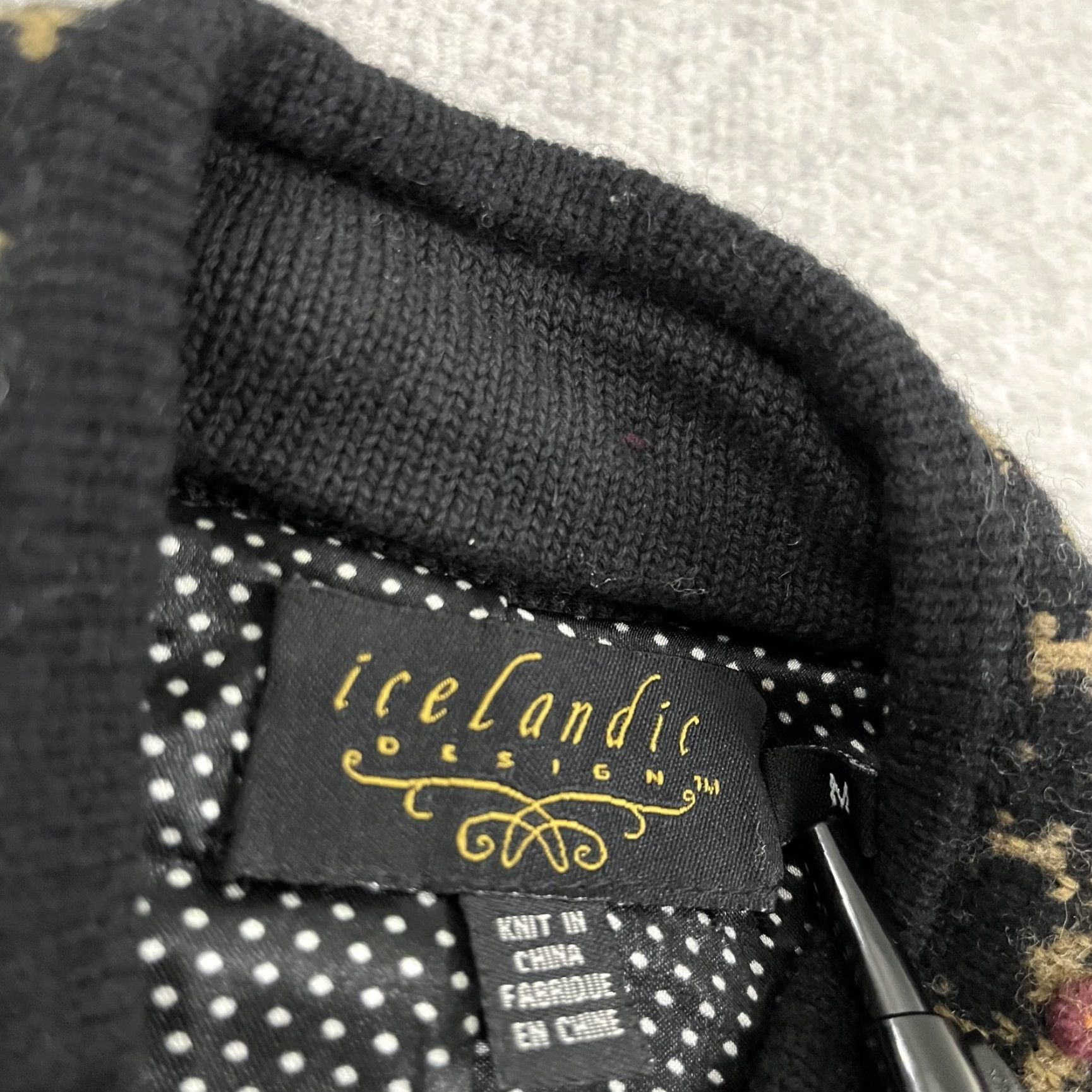Vintage VINTAGE Icelandic Design Sweater Womens Medium Black Wool Floral Embroidered Zip Jacket Size M / US 6-8 / IT 42-44 - 2 Thumbnail