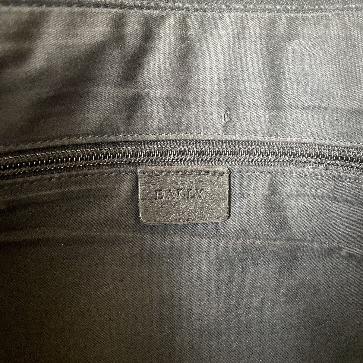 Bally × Genuine Leather Vintage Bally Leather Messenger Crossbody Shoulder Bag Size ONE SIZE - 7 Thumbnail
