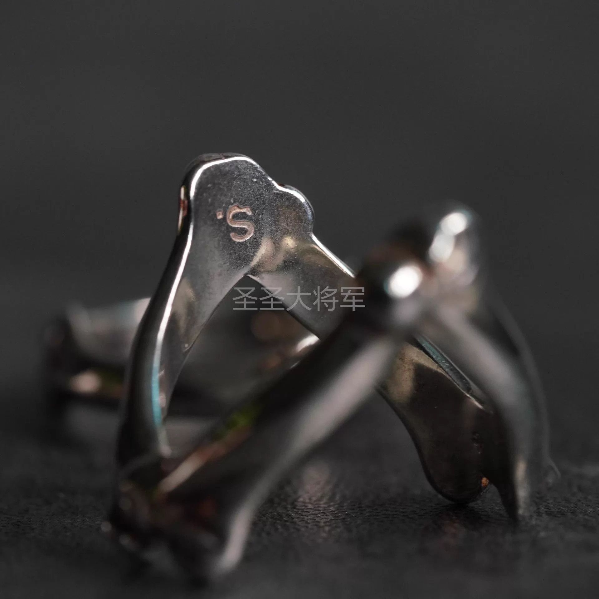 Takahiromiyashita The Soloist. The Soloist V-Bone Sterling Silver Ring US9.5 Size ONE SIZE - 6 Thumbnail