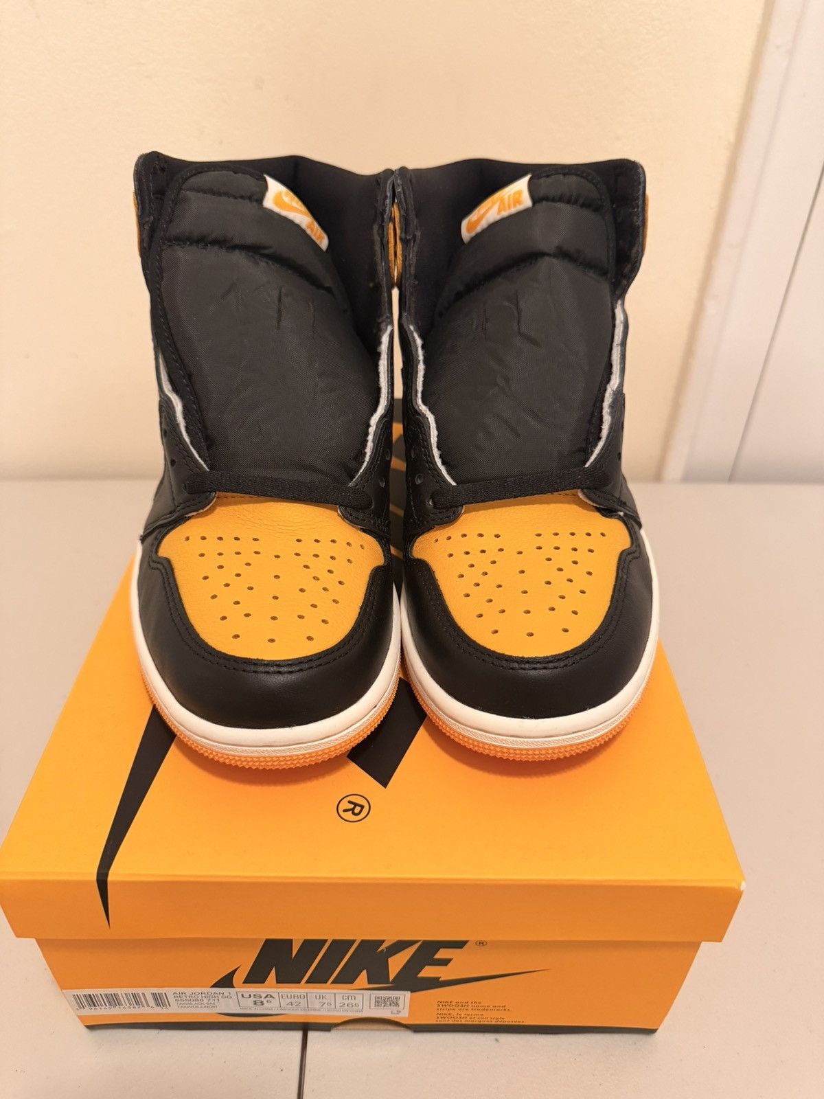 Jordan Brand Air Jordan 1 Retro High Taxi Size 8.5 Size US 8.5 / EU 41-42 - 3 Thumbnail